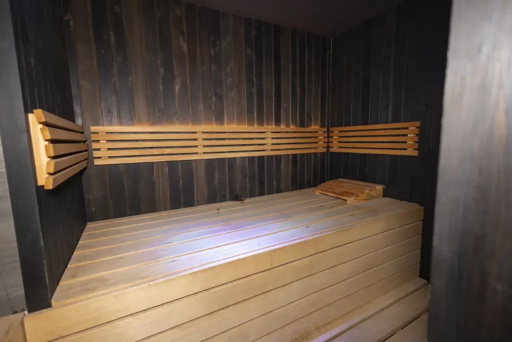 TENET SAUNA