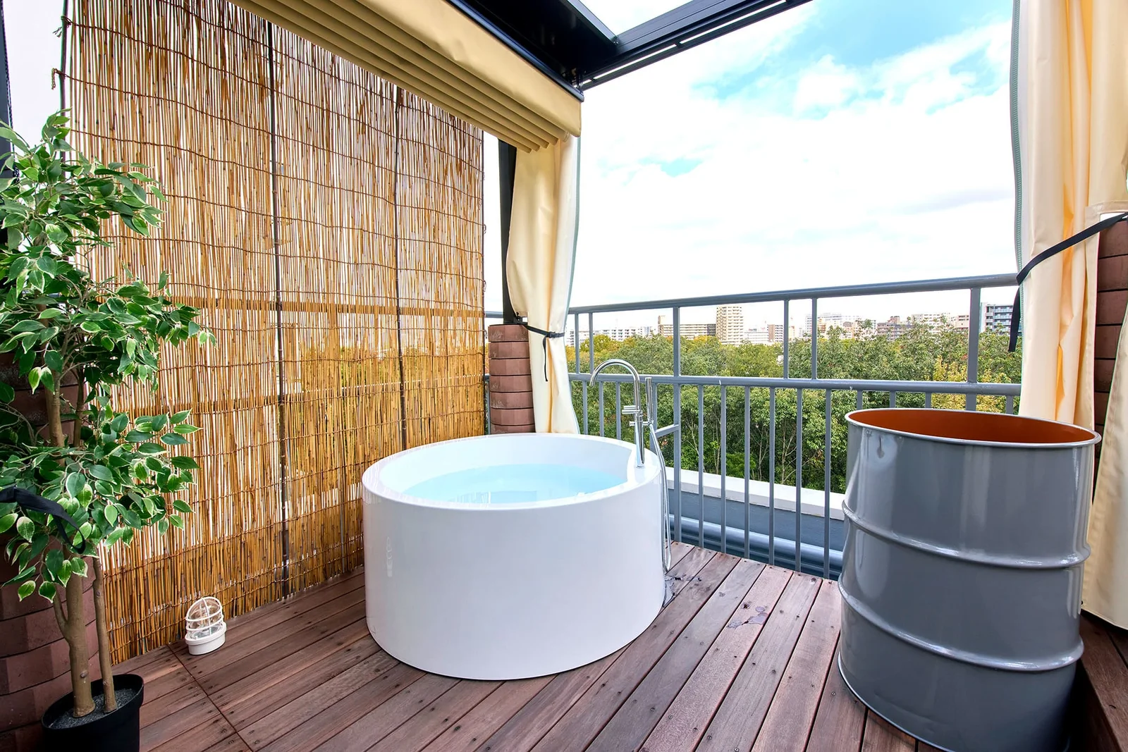IZA SAUNA osaka